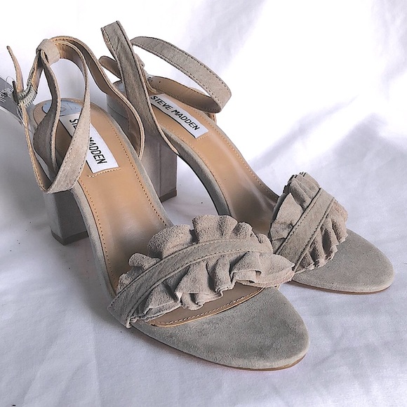 NWT Steve Madden Ruffle Heels - Picture 1 of 6
